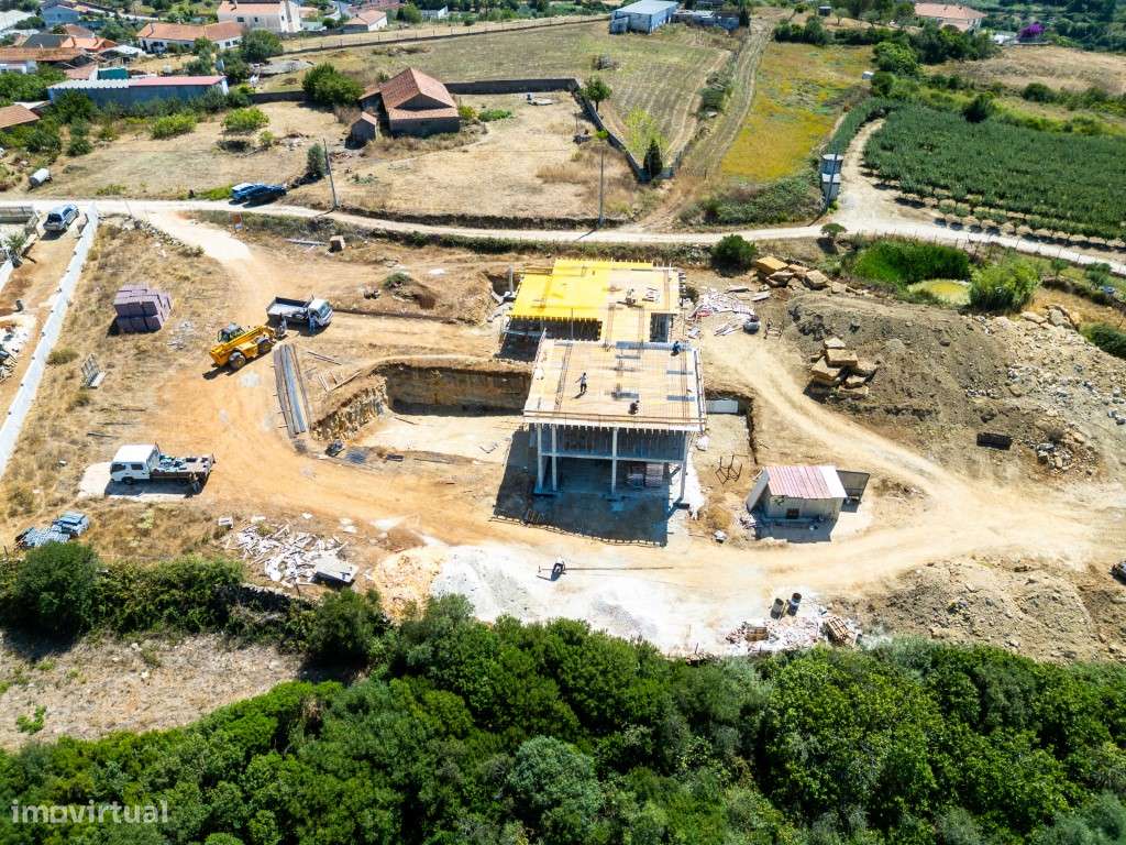 Moradia T4 moderna em construção com piscina em Évora de Alcobaça-26