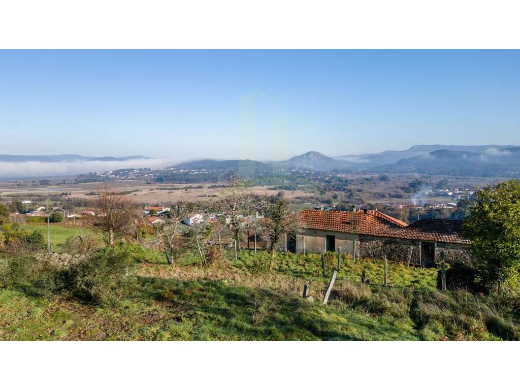 Quintinha com 3567m2 e vistas rio-9