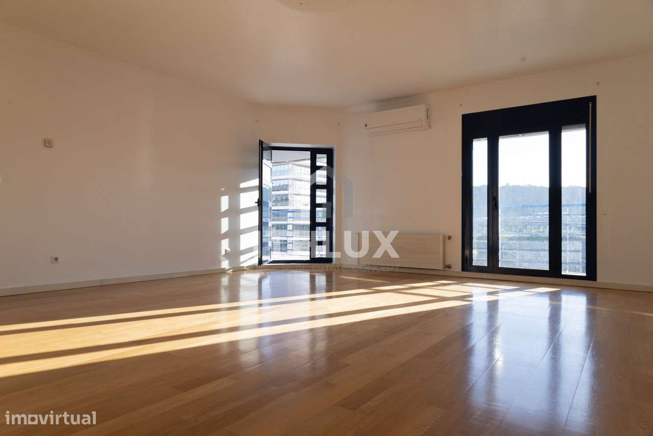 T3 Renovado nos Twin Towers – Campolide, Lisboa-20
