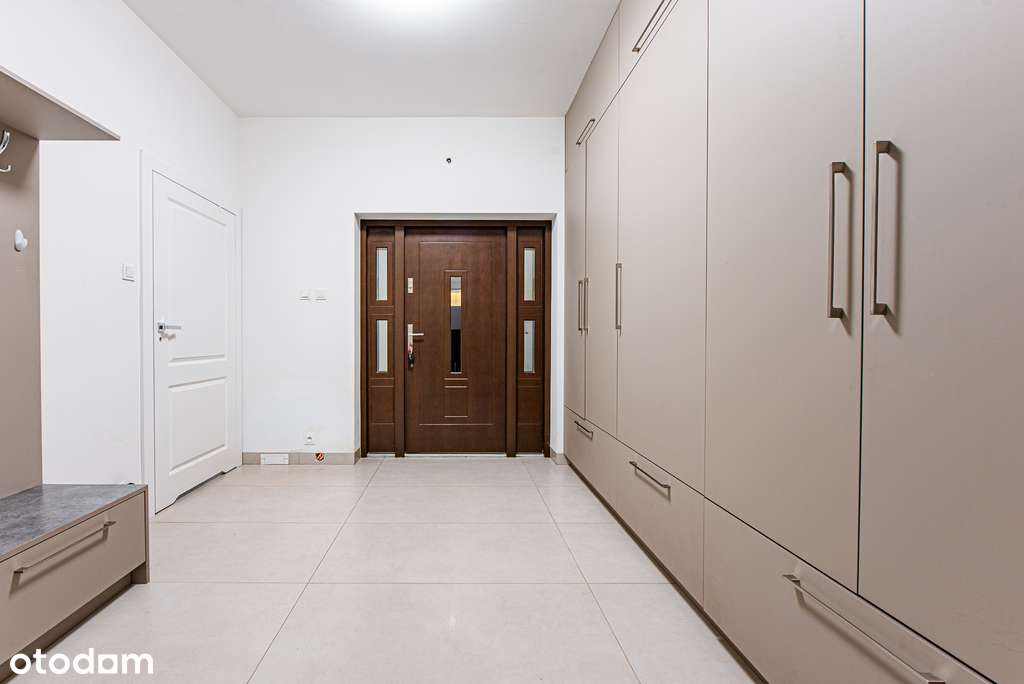 Ekskluzywna posiadłość ze stawem na dużej działce.-18