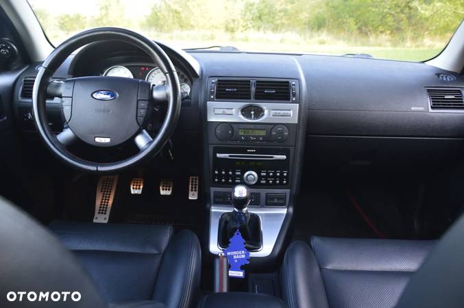 Ford Mondeo V6 ST 220 - 7