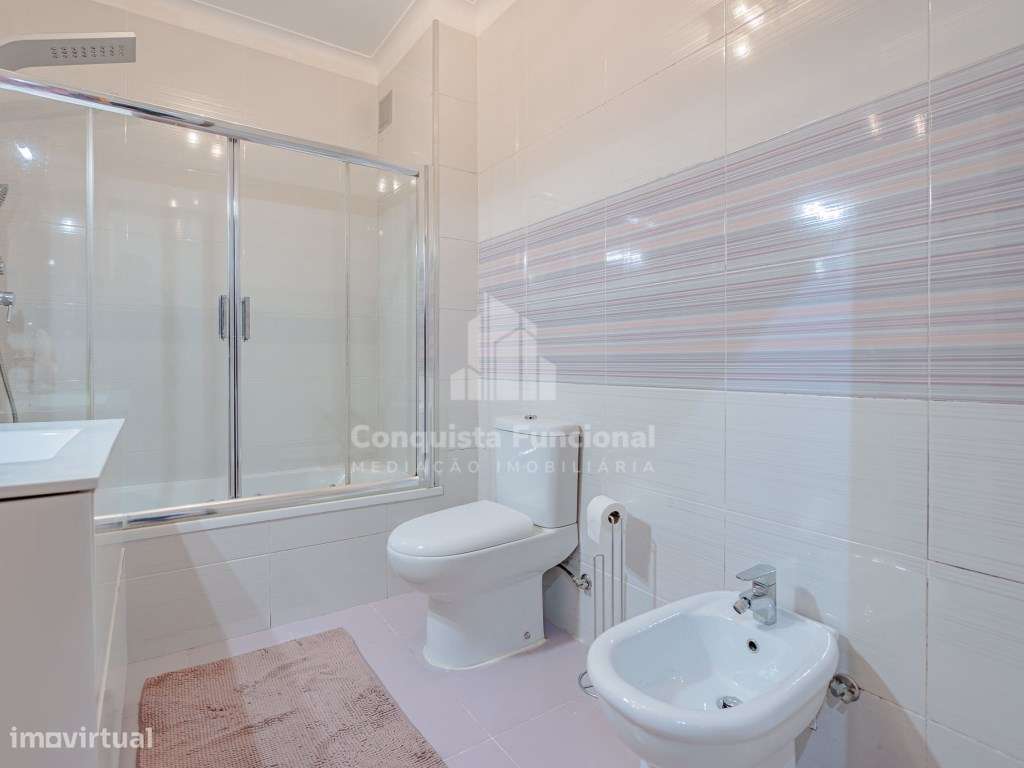 Apartamento T3 situado na zona de Mafamude-20