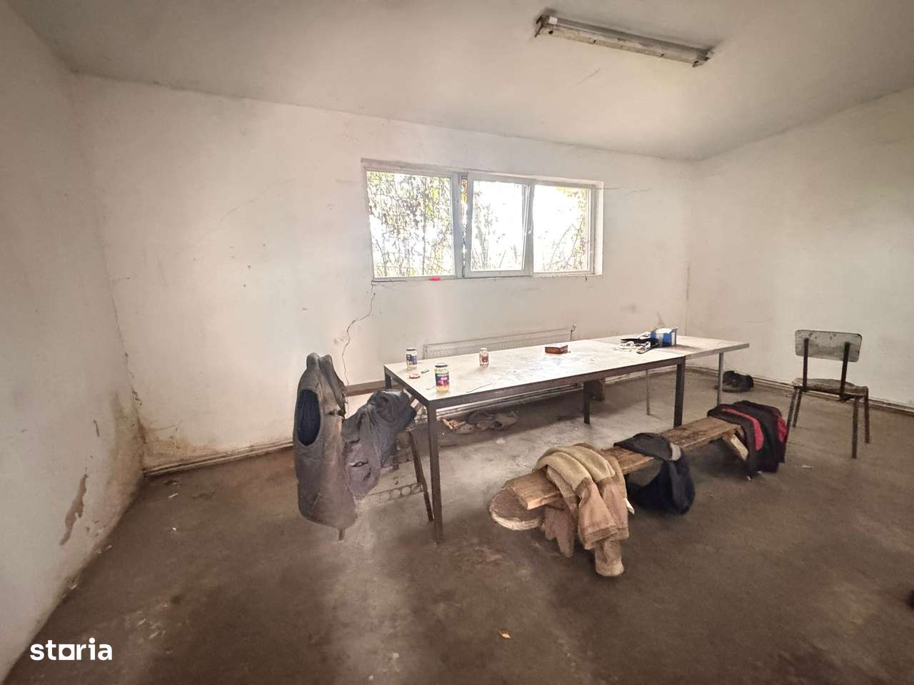 Spatiu Comercial, 1 400 m², -16