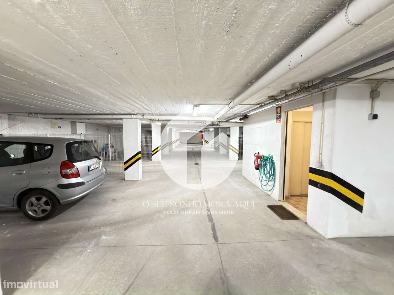 Apartamento T2 com Garagem Box - Olhão-23