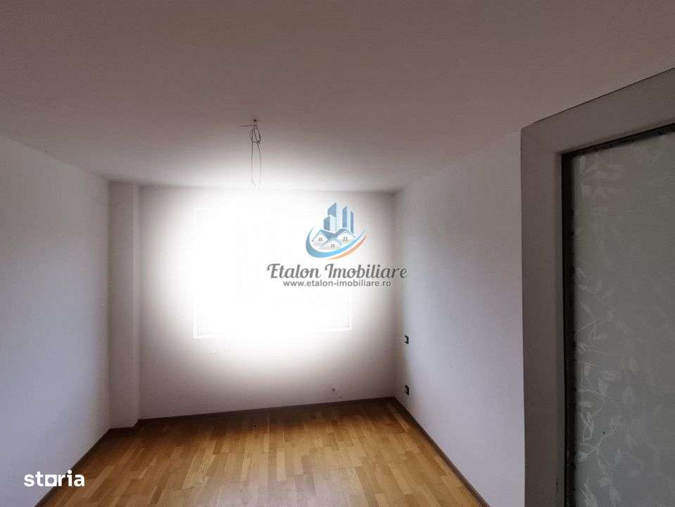 Ap. 3 camere semidecomandat, etaj 2, Piata Darmanesti - Imagine principală: 2/7