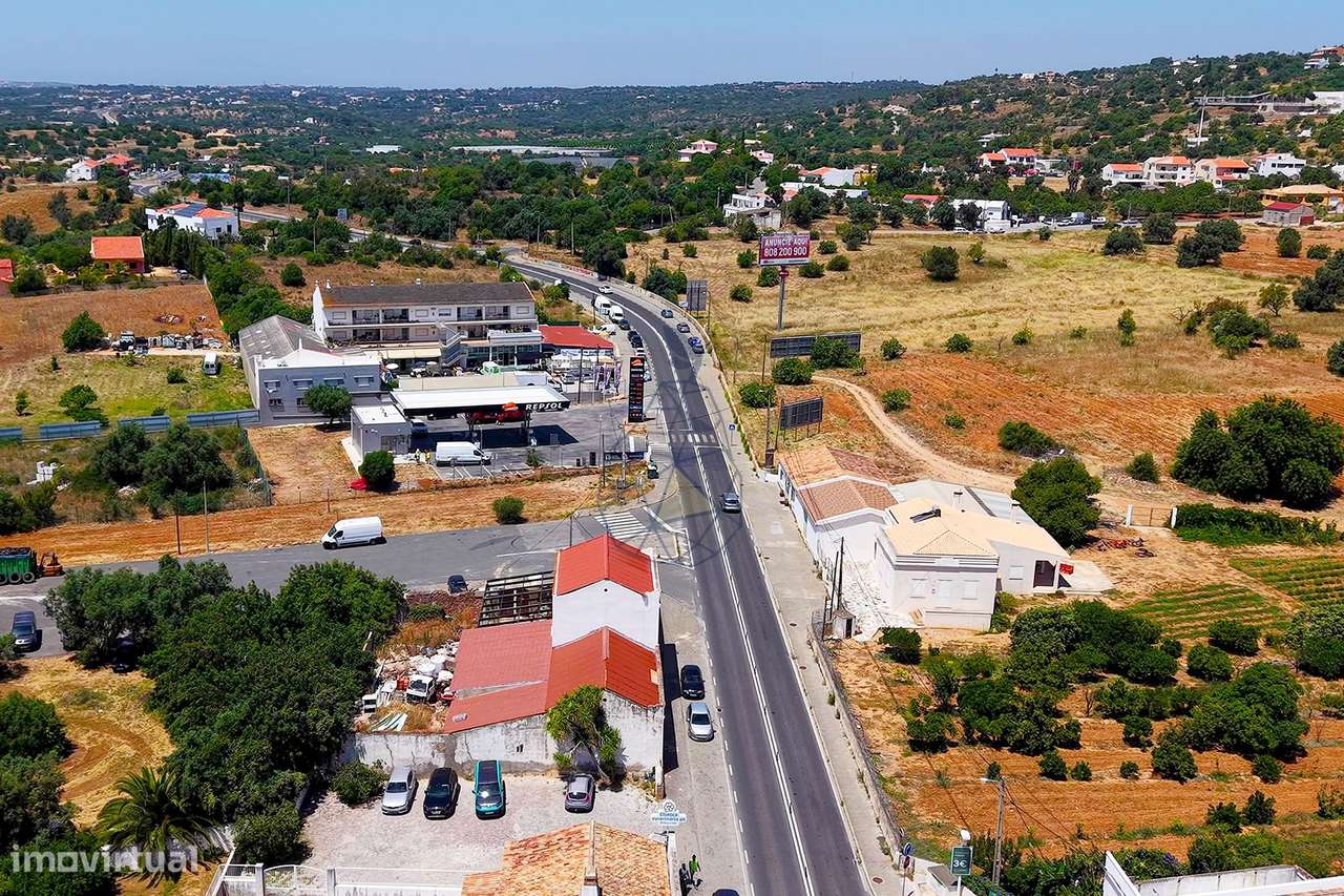 Oportunidade Única Espaço para Projeto de Restauração de Charme em Bol-25
