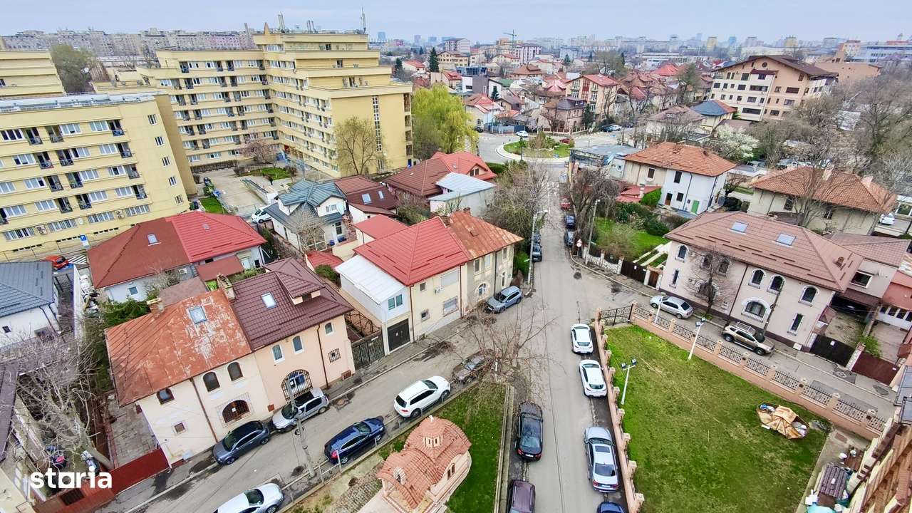 Vila 200 mp desfasurati cartier de case Belvedere Regie-2