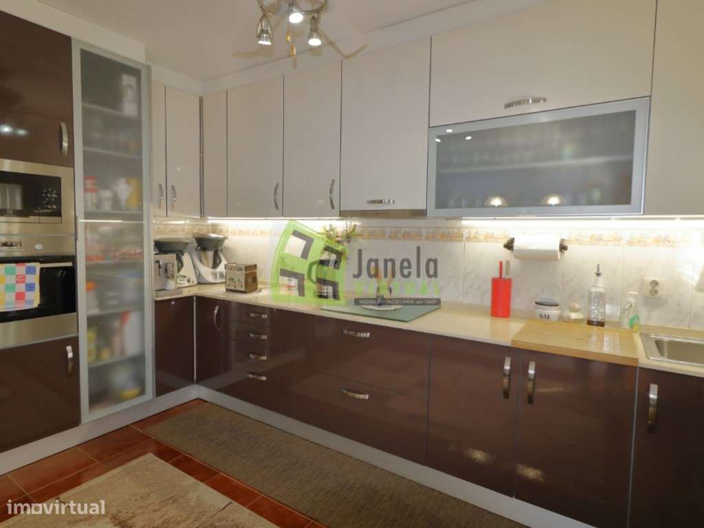 Moradia T3+1 com Quintal, Garagem em Vale de Milhaços-7
