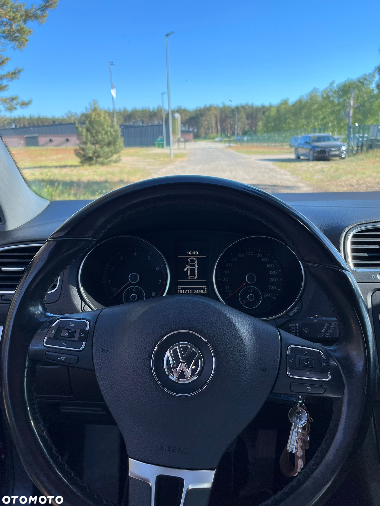 Volkswagen Golf - 16