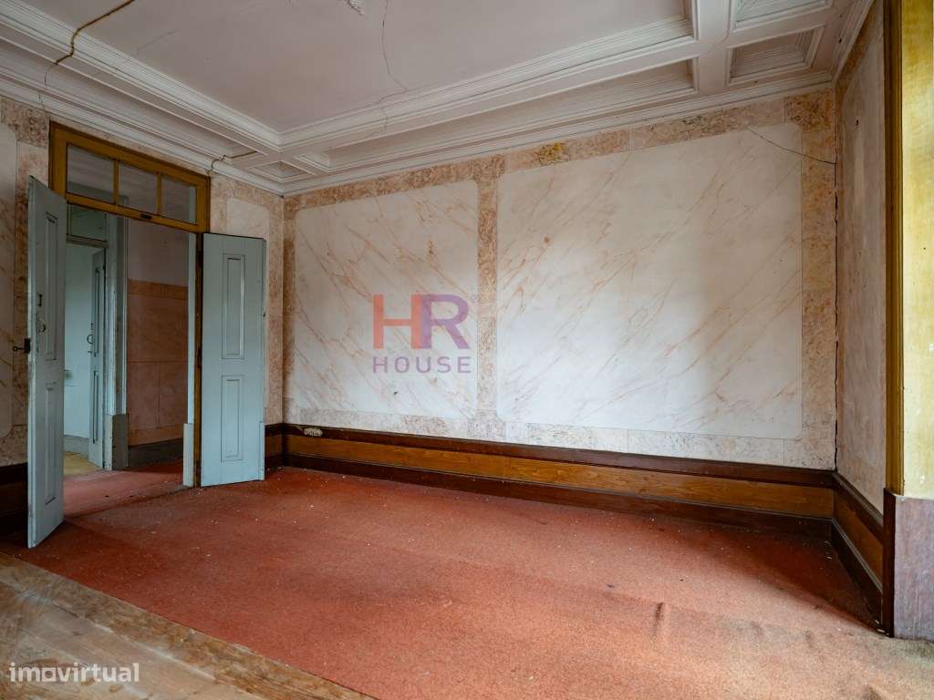 Coimbra, Vende-se Moradia com terreno e jardim.-18