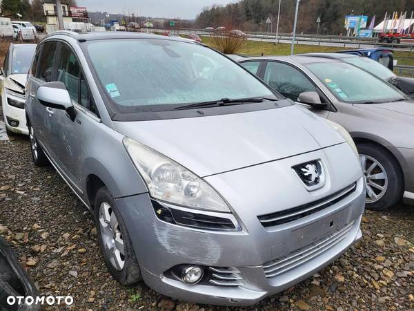 Peugeot 5008 1.6 HDi Family 7os - 4