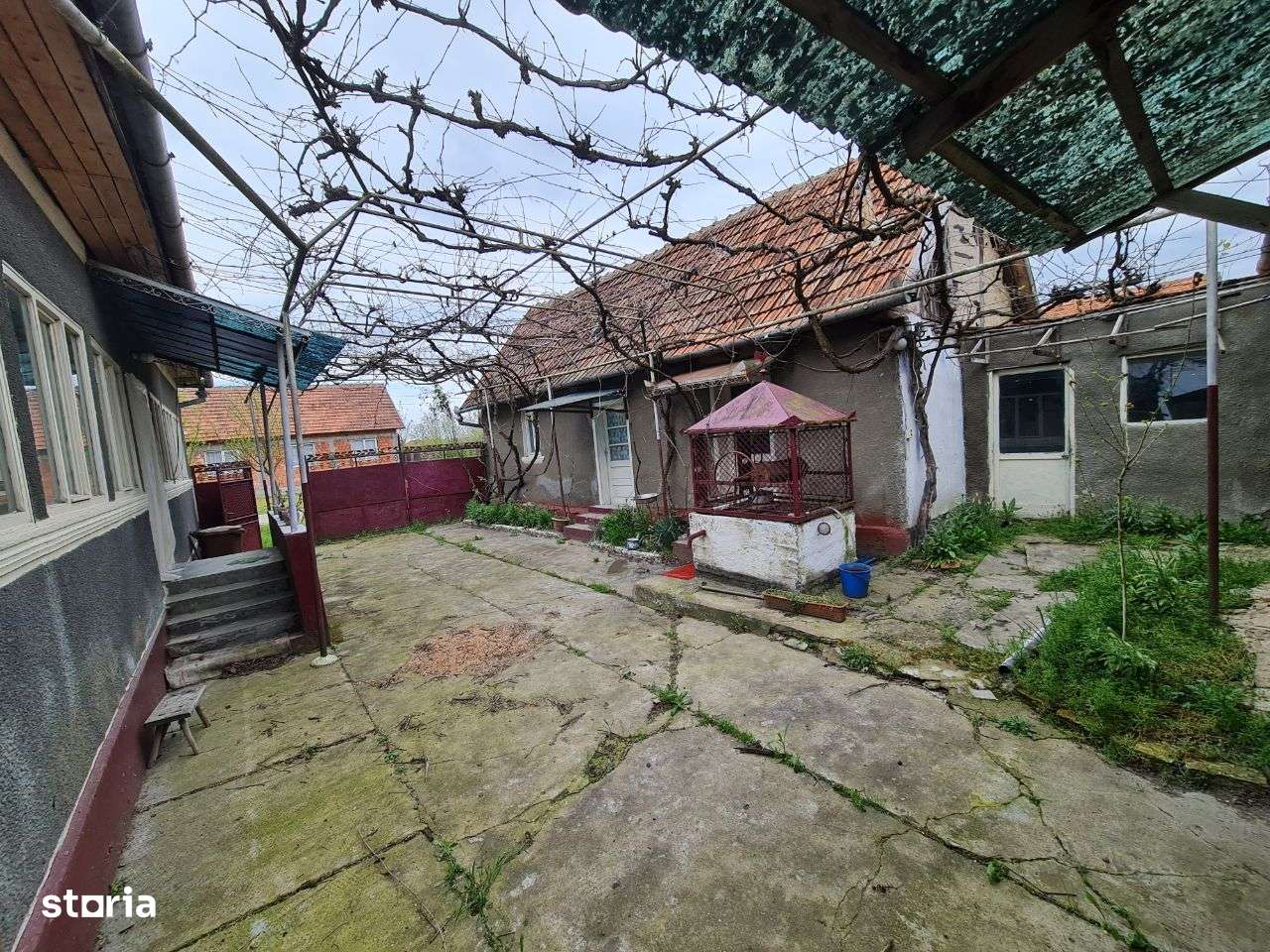Vand Casa in Loc. Manerau Jud.Arad zona centrala, la 64 km Arad-5