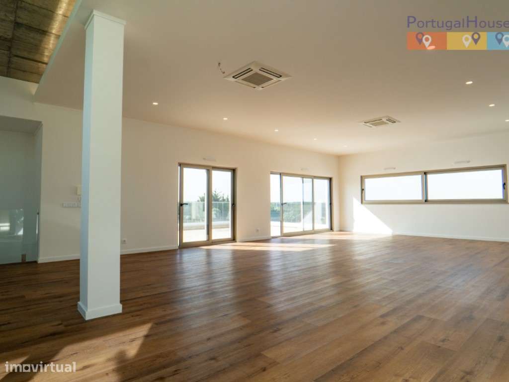 Moradia T4 de Luxo com terreno de 5.300 metros quadrados-25