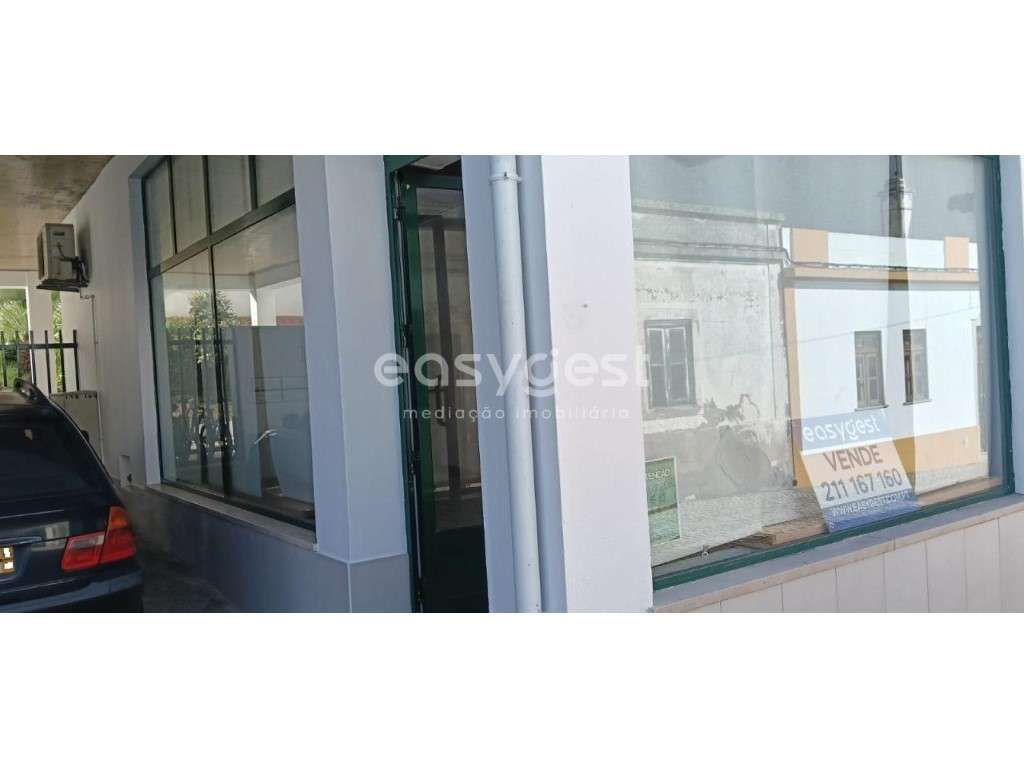 Loja em bom estado numa zona privilegiada de Castro Verde - Grande imagem: 4/12