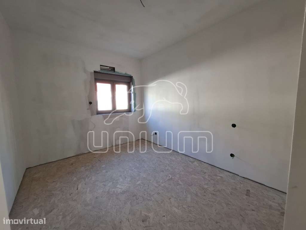 Moradia Geminada T3 totalmente renovada - Areosa - Grande imagem: 5/8