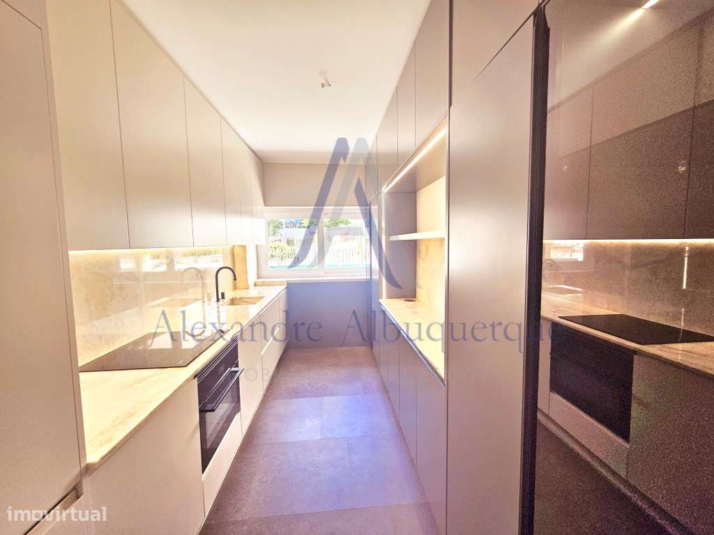 Luxuoso Duplex T 3 na Vila de Sesimbra, em segunda linha da Praia-7