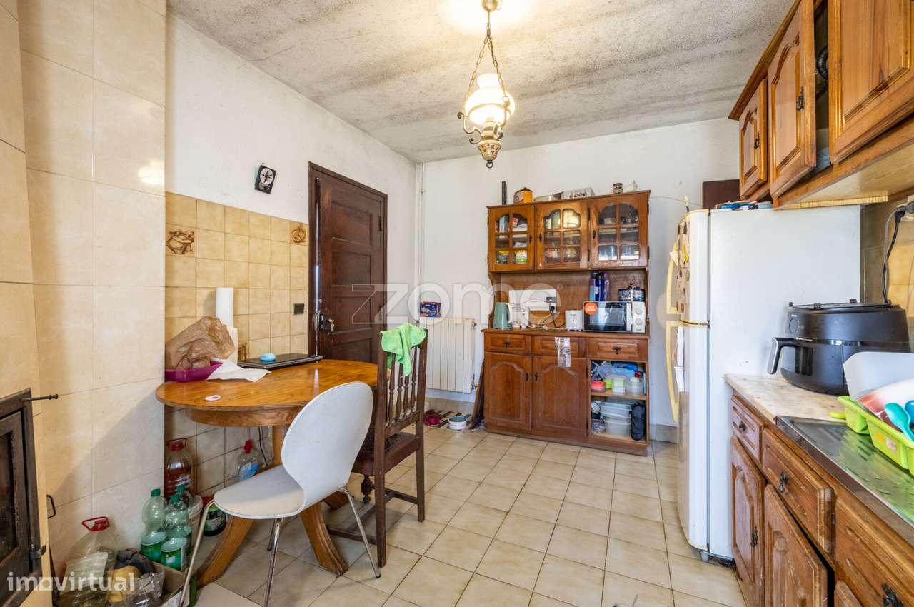 Moradia T2 com Sótão e Anexo Convertíveis Gondemaria-5