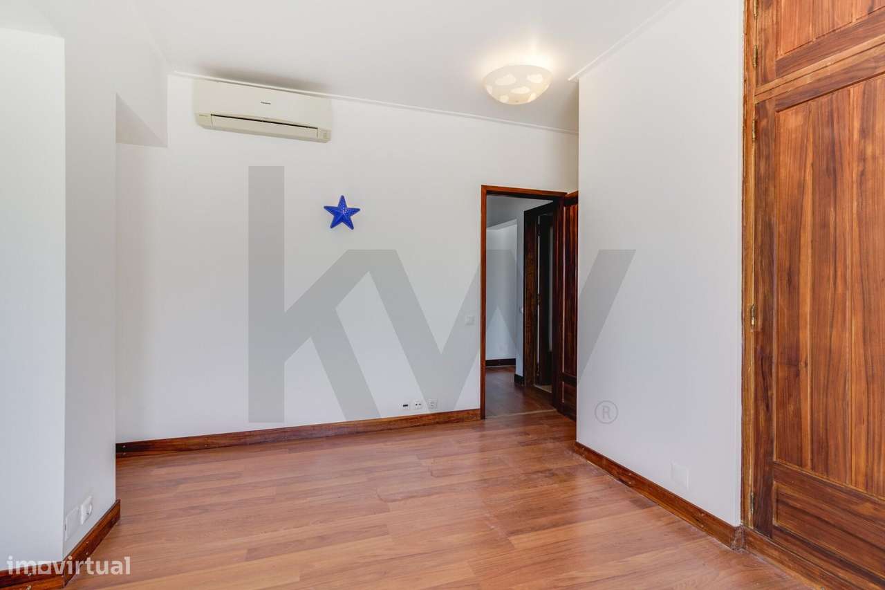 Penthouse T3 com Terraço de 165m2 , Vista Mar e Garagem-13