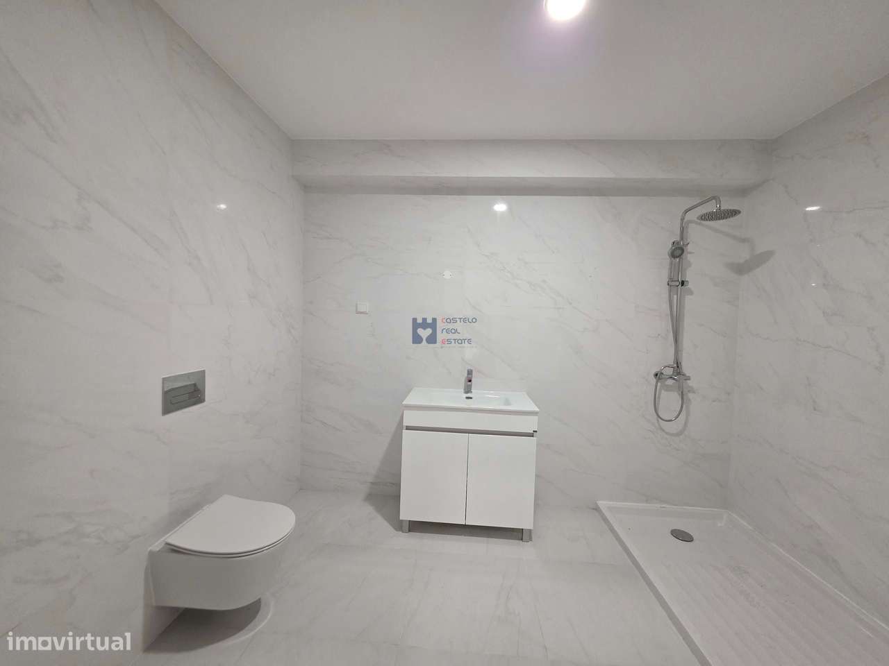 Apartamento T3 c/ Terraço-Novo em Ourém-13