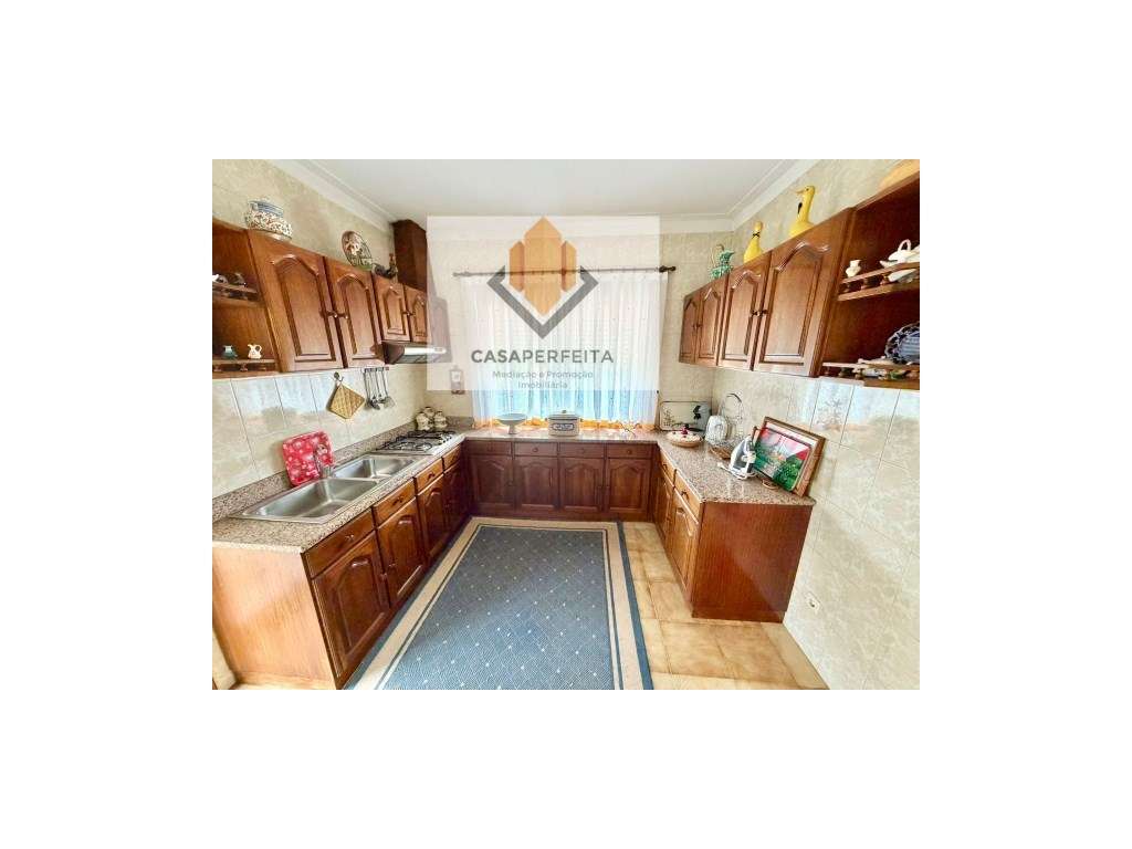 Andar Moradia T3 de 3 Frentes com Terreno, Garagem e Anexos - Avintes-11