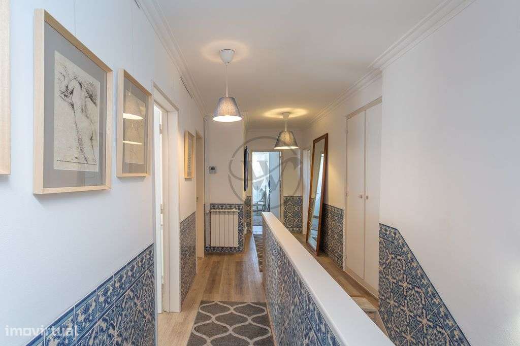 Moradia T5 com jardim e piscina no coração histórico de Azeitão-49