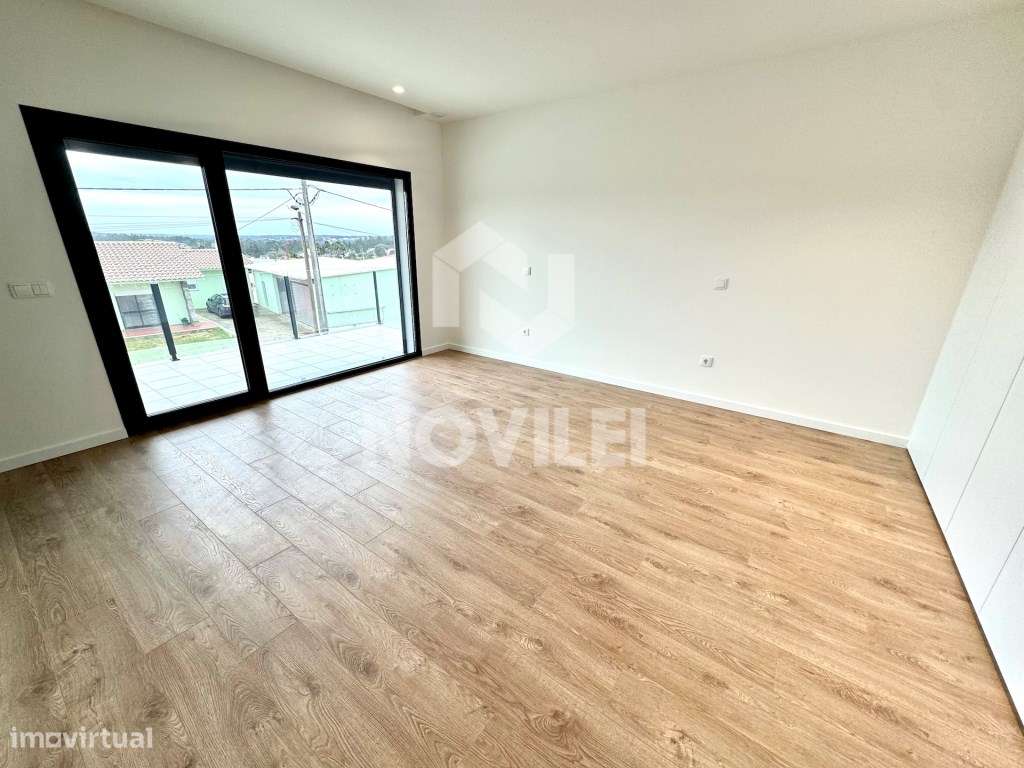 Moradia T4 em construção na Ortigosa, Leiria-5