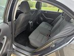 VW Jetta 2.0 TDI Highline - 23