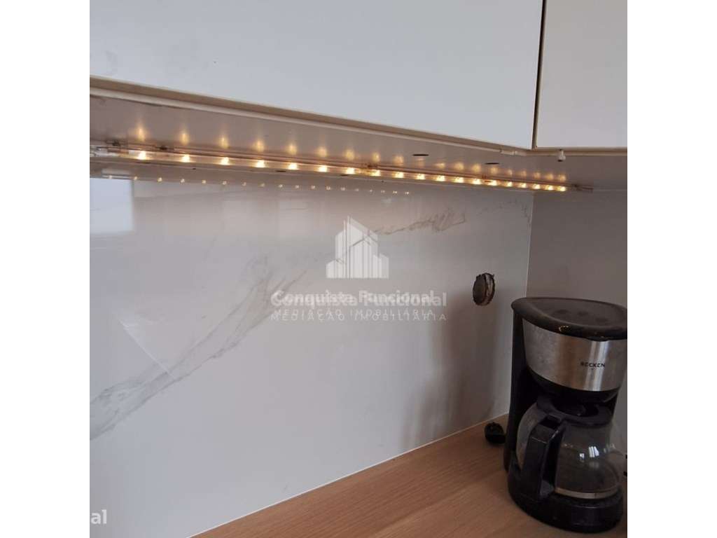Oportunidade de negócio em Ramalde Duplex T1+1 .-8