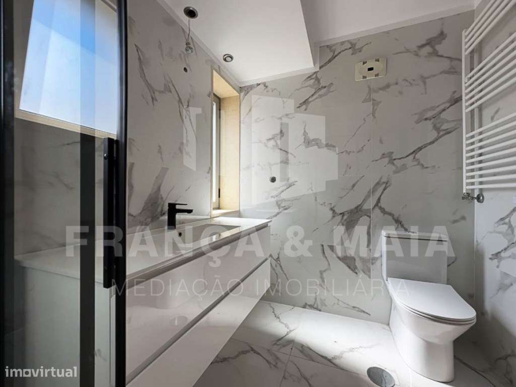 Moradia T3 Renovada com Áreas Excepcionais e Potencial até T5 em Pe...-27