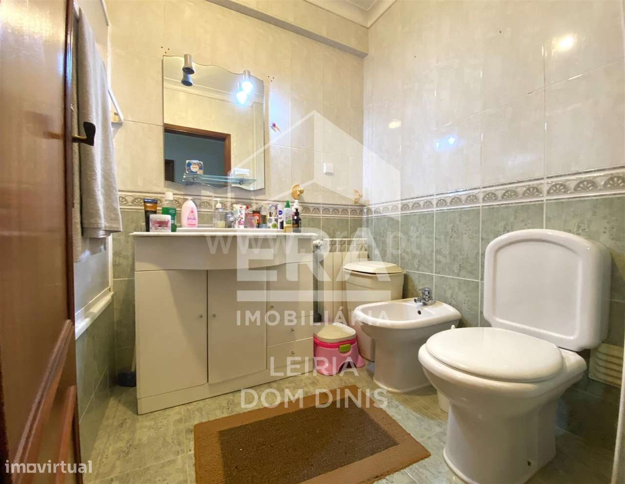 Apartamento T2 com varanda, terraço e garagem em Leiria-5