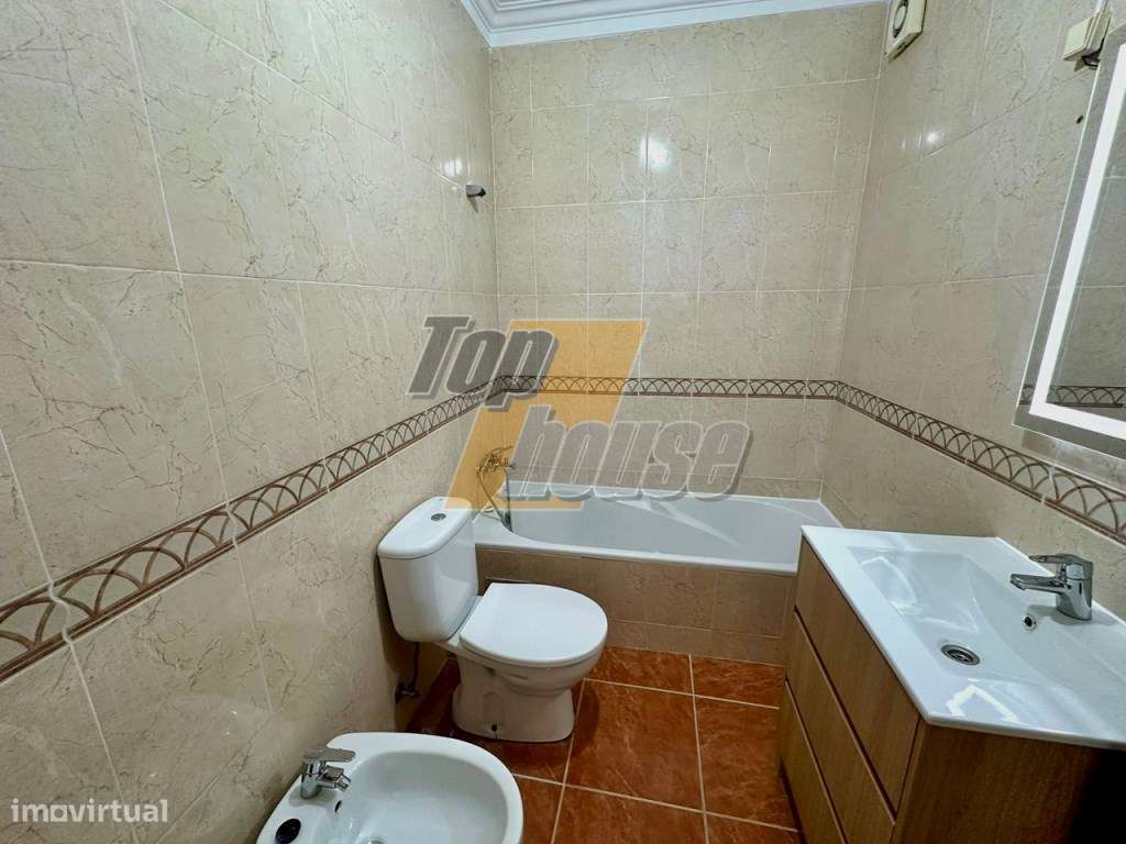 Moradia T4 com piscina e terreno de 900m2 - Quinta da Serralheira -...-19