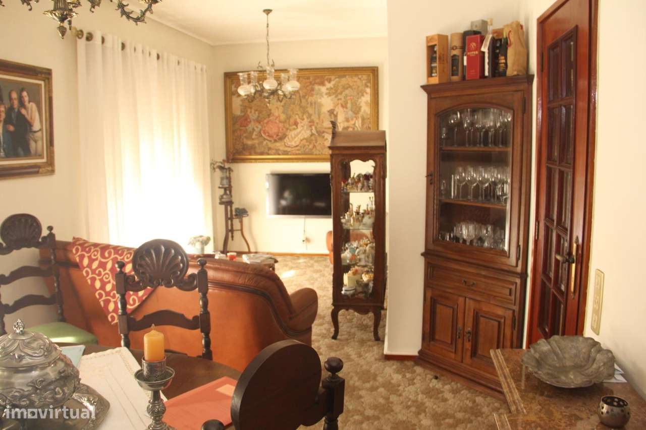 Moradia 4 Frentes lote com 980m2-55