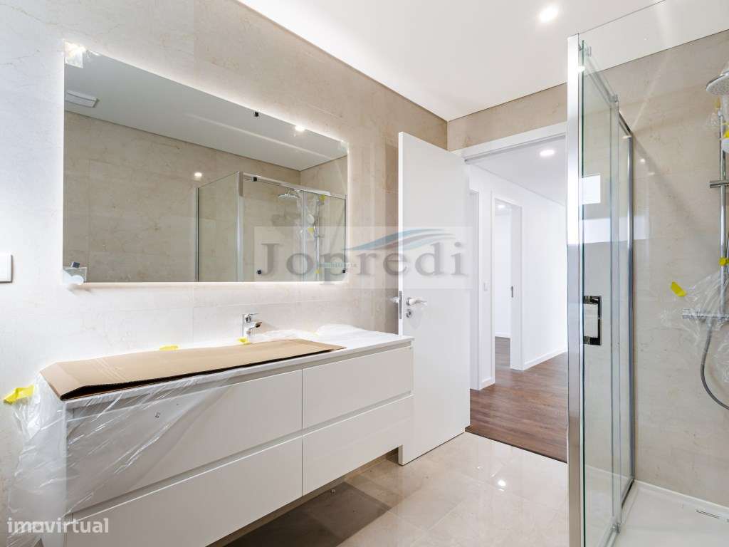 Moradia Geminada T4 nova-25