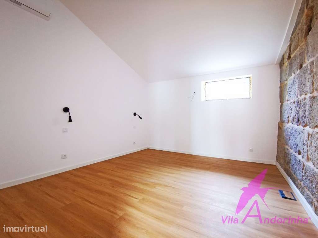 Espaço comercial no centro histórico de Caminha-17