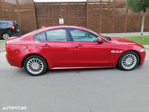 Jaguar XE 2.0 R-Sport - 4