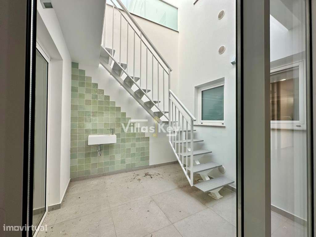 Moradia 6 quartos, no centro de Lagos com excelente vista mar, Lago...-13