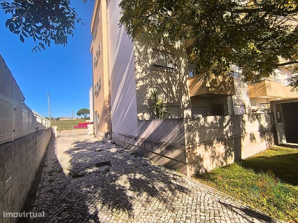 Apartamento T2+1 em condomínio fechado no Entroncamento-16