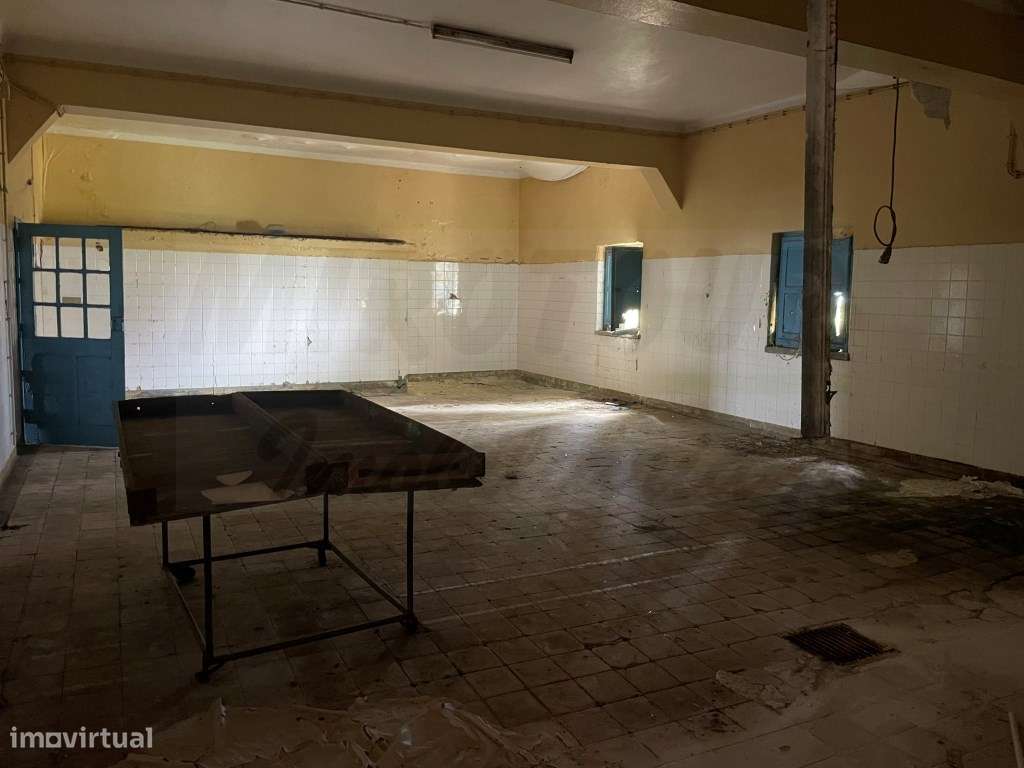 Moradia com Antiga padaria-28