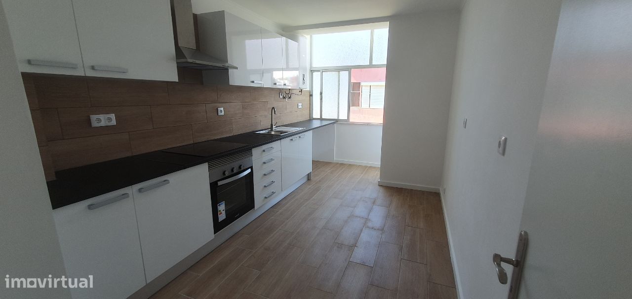 T2 – Totalmente Remodelado - Boas Áreas – Vila Chã, Barreiro 165.000€