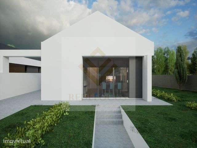 Moradia Isolada e Térrea em Arada-7