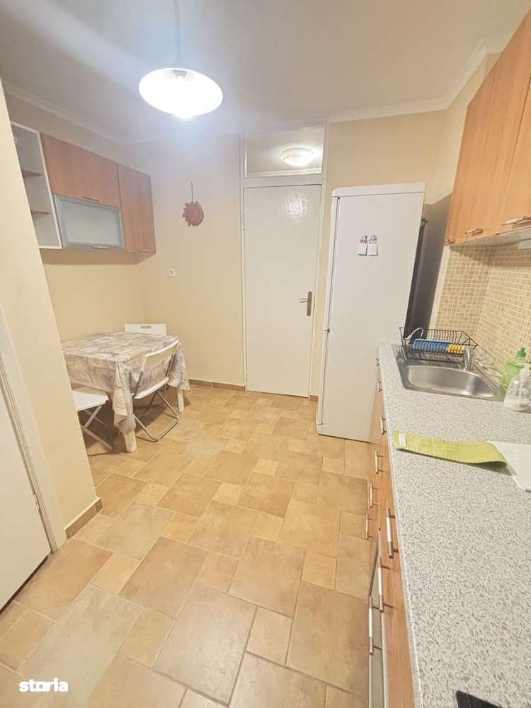 Închiriez apartament cu trei camere complex 460 euro - Imagine principală: 3/8
