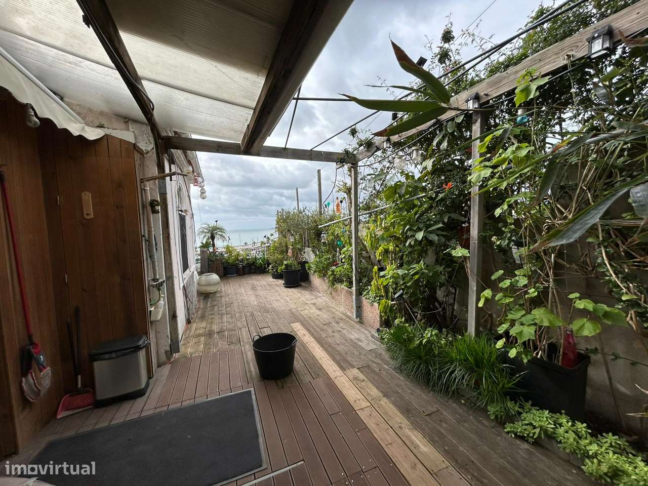 Andar de Moradia - V3 - Terraço / Jardim - Setúbal-7