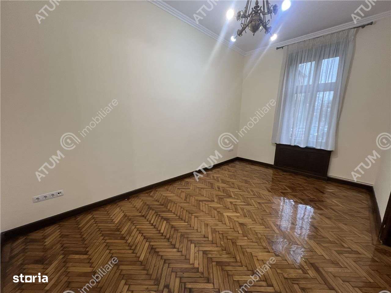 Spatiu birouri renovat cu 3 camere la parter pe Bld.Victoriei Sibiu - Imagine principală: 5/11