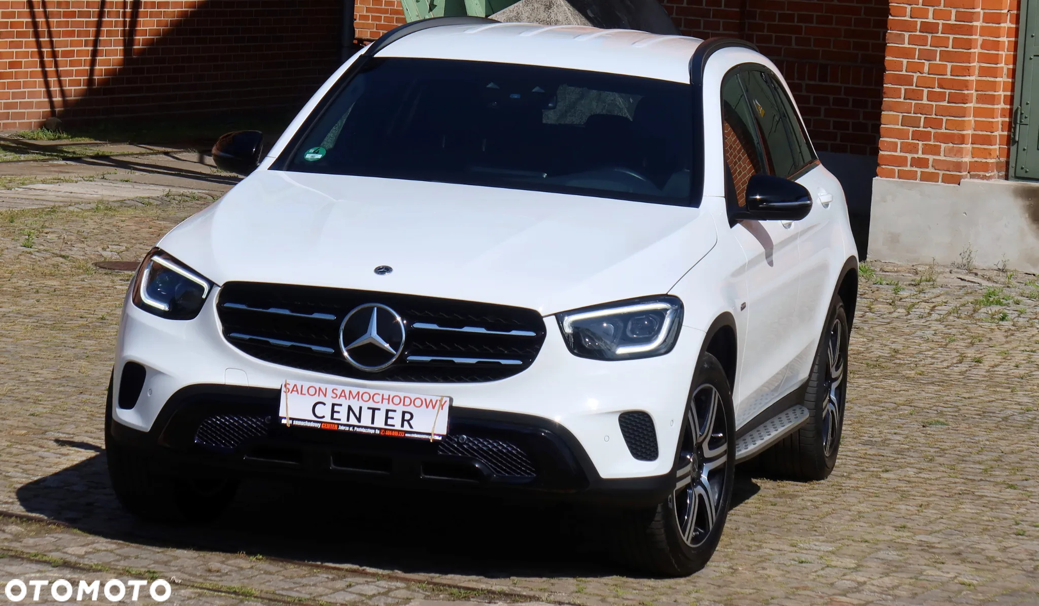 Mercedes-Benz GLC 300 e 4Matic 9G-TRONIC Exclusive - 26