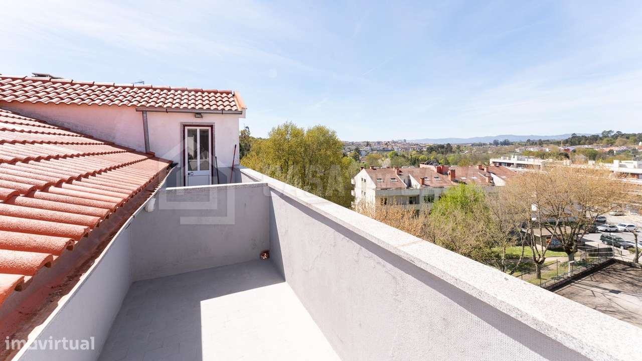 Apartamento T3 Duplex S. J. Carreira-12