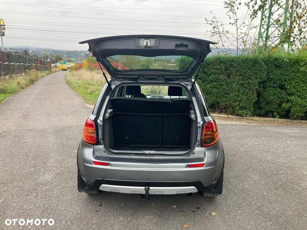 Suzuki SX4 2.0 DDiS 4x4 Style - 11