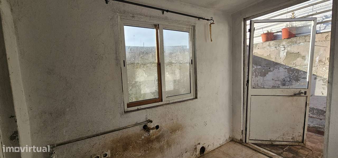 Apartamento T3 no Centro da Cidade de Moura-16