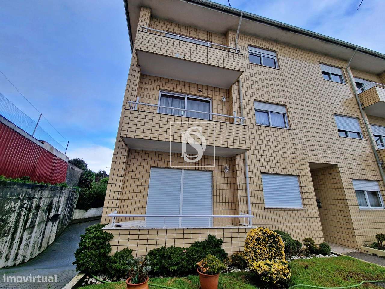 Apartamento T3 em Gião com terreno-0