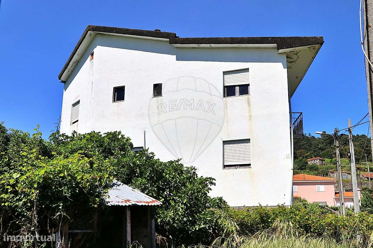 Moradia T6 para venda - Grande imagem: 2/19