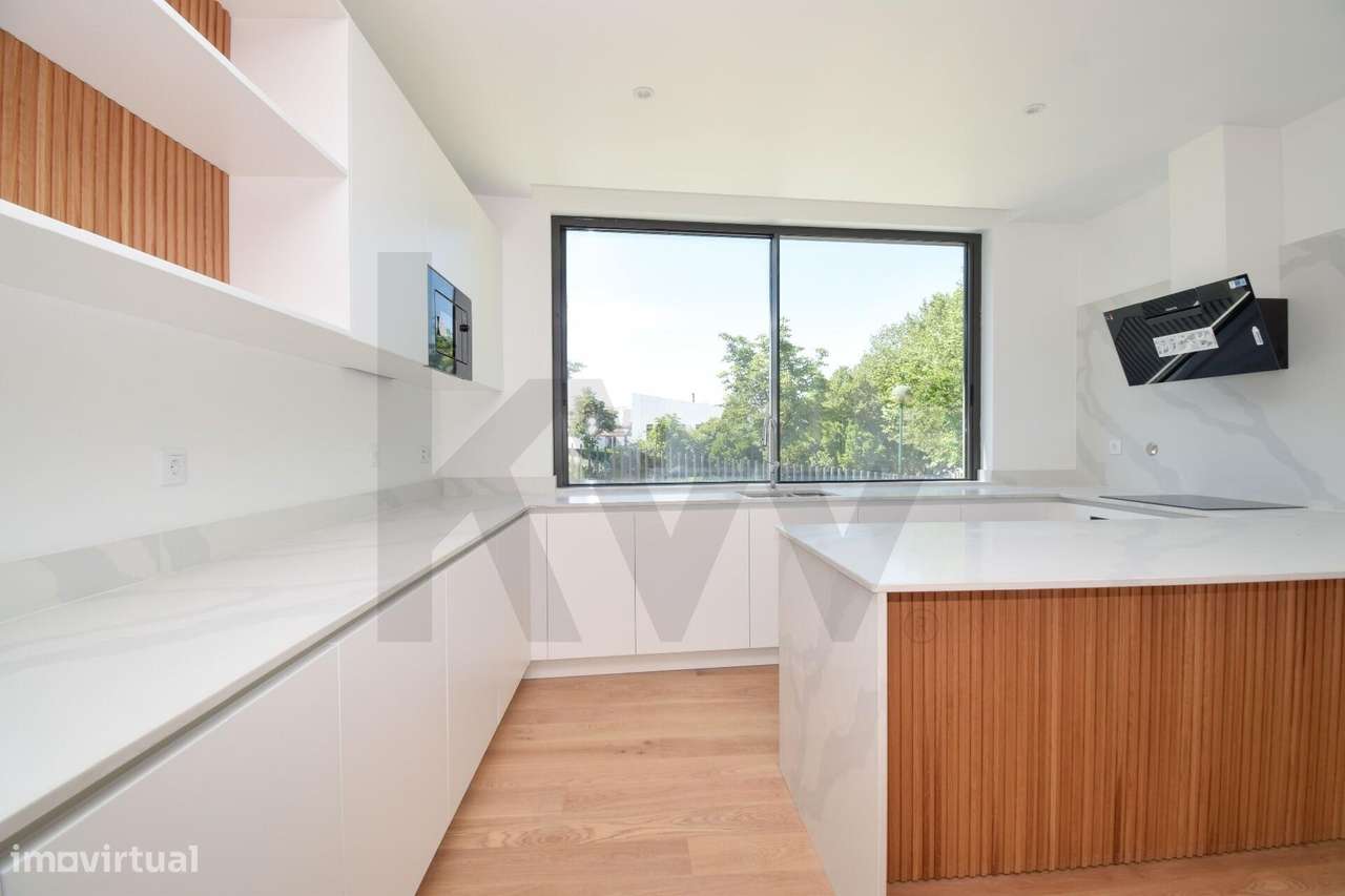 Moradia Contemporânea T5 no Oeiras Golf & Residence-10